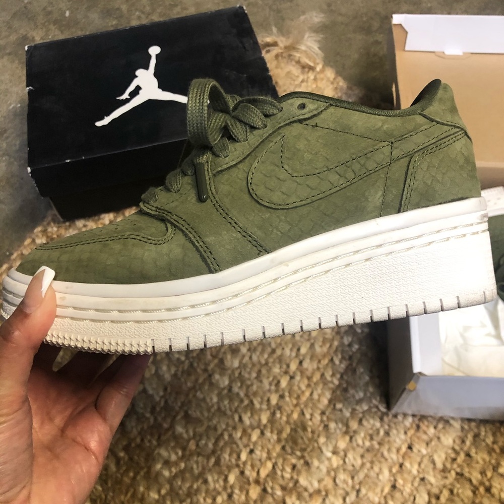 Wmns Air Jordan 1 Low Lifted 'Olive Canvas